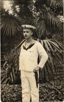 1917 Osztrák-magyar matróz pálmafák előtt / K.u.K. Kriegsmarine Matrose / WWI Austro-Hungarian Navy mariners in front of palm trees. photo (gyűrődések / creases)