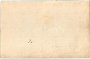 SMS Prinz Eugen az Osztrák-Magyar Haditengerészet Tegetthoff-osztályú csatahajó matróza cigarettával...