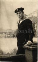 1918 SMS Lika osztrák-magyar Tátra-osztályú romboló matróza cigarettával / K.u.K. Kriegsmarine Matrose / SMS Lika Austro-Hungarian Navy Tatra-class destroyer's mariner with cigarette. D. Amort photo