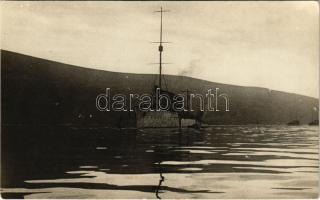 Első világháborús osztrák-magyar haditengerészet gyorscirkálója / K.u.K. Kriegsmarine Rapidkreuzer / Austro-Hungarian Navy light cruiser. photo