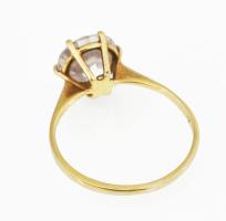 Arany (Au) 18K szoliter köves gyűrű, jelzett, méret: 51, bruttó: 2,1 g