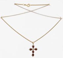 Arany (Au) 14K walles nyaklánc gránátköves kereszt függővel, jelzett, h: 46,5 cm, 3×2 cm, bruttó: 5,...
