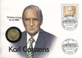 NSZK 1989J 1M aranyozott Cu-Ni "Karl Carstens" érmés borítékban bélyeggel, bélyegzéssel, német nyelvű leírással T:PP FRG 1989J 1 Mark gilded Cu-Ni "Karl Carstens" in coin envelope with stamps,cancellations and a description in german C:PP