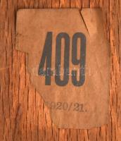 Vitéz Darvassy István (1888-1960). Faluvége, 1920 körül. Olaj, falemez, jelezve jobbra lent. Hátolda...