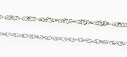 Ezüst(Ag) walles karkötő, jelzett, h: 18 és 19 cm, nettó: 2,9 g