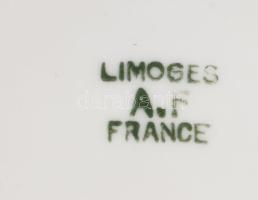 4 darab antik Limoges porcelán csésze alátéttel. Jelzéssel, kopással, d: 14 cm, m: 6 cm