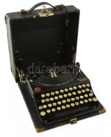 cca 1924 Remington hordozható táska-írógép, eredeti tokban, szép állapotban.