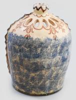 Mónus Sándorné: Fazekasműhely részlet, Hódmezővásárhely 1980 körül, festett kerámia, jelzett, hibátl...