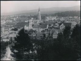 cca 1930-1940 Szendrő István (1908-2000): Kolozsvár látképe (Erdély), pecséttel jelzett, 17×23 cm