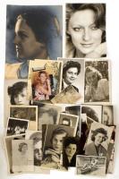 Hölgyeket, lányokat ábrázoló, vegyes régi és modern fotók, össz. 42 db, vegyes méretben