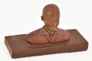 Faragott férfi büszt, jelzés nélkül, kopással, 10x4x6 cm