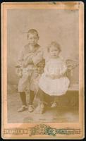 cca 1890 Kisgyerekek fényképe, keményhátú fotó Letzter Sándor kassai műterméből, 10,5×6,5 cm