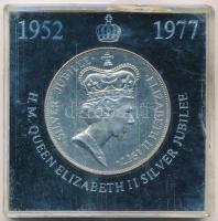 Nagy-Britannia 1977. 25p Cu-Ni "Ezüst jubileum" eredeti, sérült tokban T:UNC Great Britain 1977. 25 New Pence Cu-Ni "Silver Jubilee" in original, damaged case C:UNC