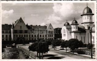 Gyergyószentmiklós, Gheorgheni; Liceul Sfantul Nicolae / gimnázium, templom / grammar school, church. photo