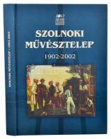 Szolnoki művésztelep 1902-2002. 100 éves a Szolnoki Művésztelep. Szerk: Kertész Róbert, V. Szász József, Zsolnay László. Szolnok, 2001., Jász-Nagykun-Szolnok Megyei Múzeumok Igazgatósága, 173+4 p.+LXVII t.+2 p. Nagyon gazdag képanyaggal illusztrált, közte a művészek munkáinak reprodukcióival. Kiadói kemény-kötés. Megjelent 1000 példányban.