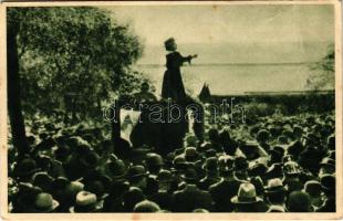 Rosa Luxemburg spricht in einer Massenversammlung. 100 Jahre Deutsche Arbeiterbewegung / Rosa Luxemburg speaks at a mass meeting. 100 years of the German labor movement (fa)