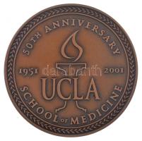 Amerikai Egyesült Államok 2001. &quot;Az UCLA (Kaliforniai Egyetem) orvosképzésének 50. évfordulója 1951-2001&quot; kétoldalas Br emlékérem kopottas dísztokban, peremén &quot;The Franklin Mint&quot; gyártói jelzéssel (76mm) T:1 USA 2001. &quot;50th anniversary of the UCLA&#039;s school of medicine 1951-2001&quot; two-sided Br medallion in worn case, with &quot;The Franklin Mint&quot; maker&#039;s mark on the edge (76mm) C:UNC