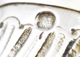 Ezüst(Ag) vodkás pohár, jelzett, alján kis horpadással, m: 4 cm, nettó: 9,2 g