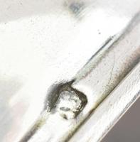 Ezüst(Ag) monogramos doboz, jelzett, üveg részén kopásnyomokkal, apró csorbákkal, d: 7,5 cm, bruttó:...