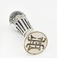 Ezüst(Ag) pecsétnyomó ásvány nyéllel, jelzett, h: 7 cm, bruttó: 39 g