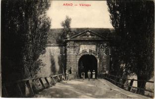 1911 Arad, várkapu katonákkal / castle gate with K.u.K. soldiers (EK)