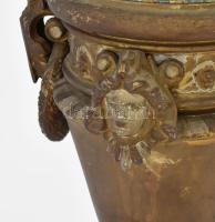 Antik petróleumlámpa test, historizáló figurális díszítéssel, fém, jelzés nélkül, kopott, kissé sérü...