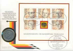 NSZK 1971J 2M "Az NSZK szövetségi elnökei" érmés borítékban bélyeggel és bélyegzéssel T:AU  FRG 1971J 2 Mark "Federal Presidents of the FRG" in coin envelope with stamps and cancellations C:AU