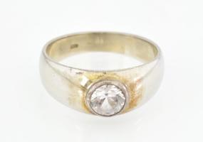 Arany (Au) 9 K gyűrű kővel, jelzett, méret: 61, bruttó: 7,29 g
