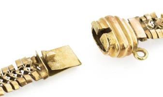 Arany (Au) 14 K sérült karkötő és 2 db fél pár fülbevaló, jelzéssel és jelzés nélkül, nettó: 9,3 g