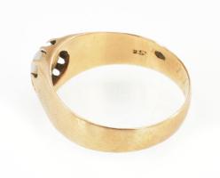 Arany (Au) 14 K gyűrű holdkővel, jelzett, méret: 58, bruttó: 3,14 g