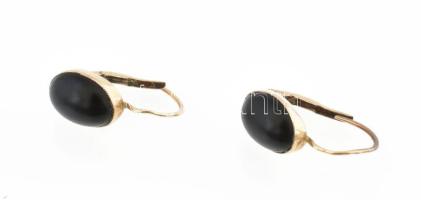 Arany (Au) 14 K fülbevalópár és gyűrű, jelzett, méret: 61, bruttó: 3,37 g