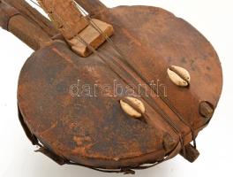 Kora. Népi hangszer Lopótök, bőr, kagylók. XIX. sz. 55 cm