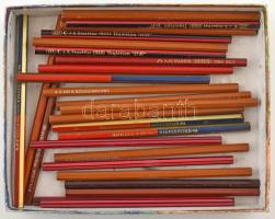 Egy doboznyi Hartmudth ceruza, nem használtak