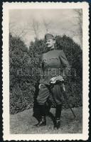 cca 1940 M. kir. katona karddal, fotó, 11×7 cm
