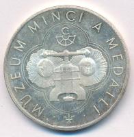 Csehszlovákia 1982. "Pénzérmék és Emlékérmek Múzeuma Körmöcbánya" ezüstözött fém emlékérem (38mm) T:AU (eredetileg PP) fo. Czechoslovakia 1982. "Museum of Coins and Medals, Kremnica" silvered metal medallion (38mm) C:AU (originally PP) spotted