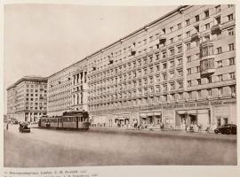 Moszkva, az épülő kommunizmus fővárosa. Szerk.: Lux László, Szendrői Jenő, Rojkó Ervin. Bp., 1952, É...