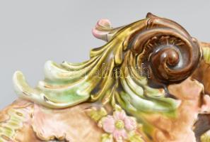 Nagyméretű asztalközép-kínáló. Eichwald, 19. sz. vége, festett, mázas porcelánfajansz, gazdag histor...