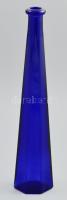 Kék üveg váza, apró kopásnyomokkal, m: 32 cm
