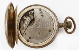 Fém tokos vadász jelenetes zsebóra, vésett, óraszerkezet nem működik d: 55 mm
