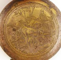 Fém tokos vadász jelenetes zsebóra, vésett, óraszerkezet nem működik d: 55 mm