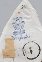 3 porcelán nipp: Hollóházi art deco hal, Aquincum virág, jelzés néklüli virág. 6,5 cm-ig