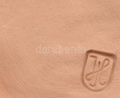 HJ jelzéssel: Iluska. Kerámia, Kis kopással d:20 cm