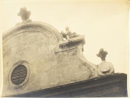 cca 1920-1930 Nagytétény, kastélyrészletek, 11 db fotó, 29,5×39,5 cm