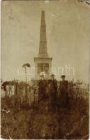 1901 Piski, Simeria; kiránduló hölgyek az Bem szobornál / hiking ladies at the monument. photo (EB)