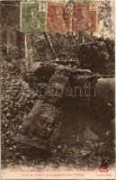 1907 Angkor Thom, Tete de Geant polycephale (Art Khmer)