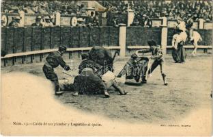 Caida de un picador y Lagartijo al quite / Spanish folklore, bullfight