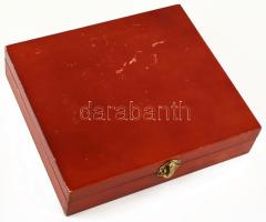 Borszervírozó készlet, 5 db-os, kissé kopott fadobozban, 24x21x5,5 cm