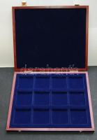 Fa éremtartó kazetta 12 férőhellyel, 55x55mm