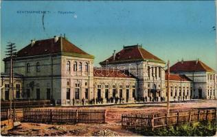 1940 Szatmárnémeti, Satu Mare; pályaudvar, vasútállomás. Vasúti levelezőlapárusítás / railway station + "1940 Szatmárnémeti visszatért" So. Stpl (EK)