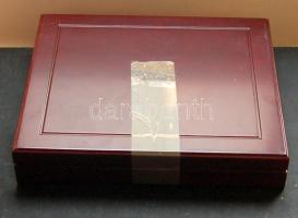 Fa éremtartó kazetta, tálca nélkül